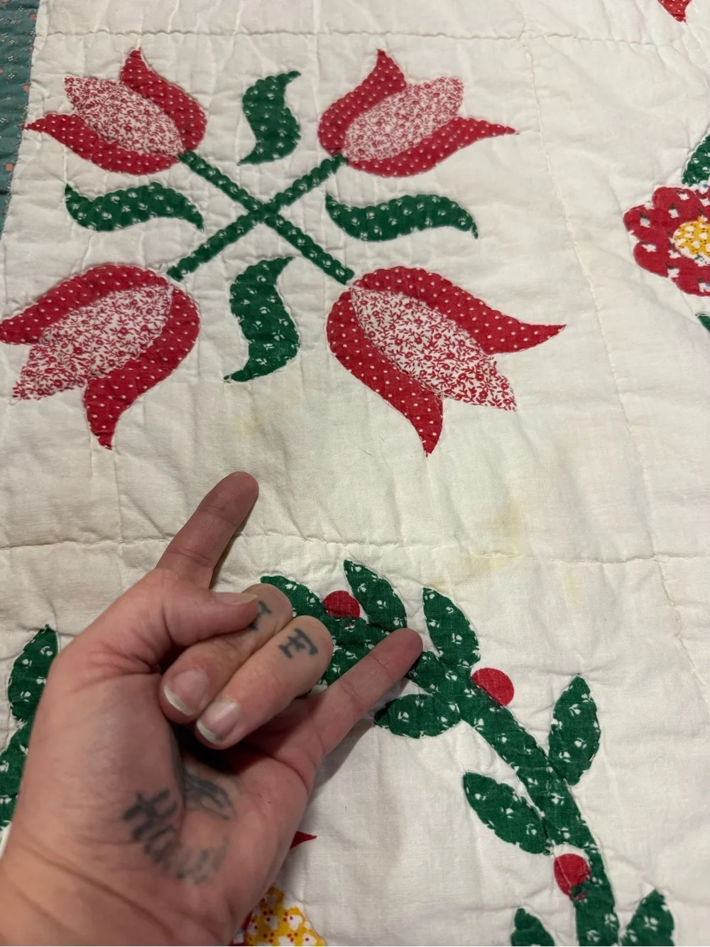 Vintage Handmade Appliqué Folk Art Quilt Tulips Birds Floral Wreath Full Queen